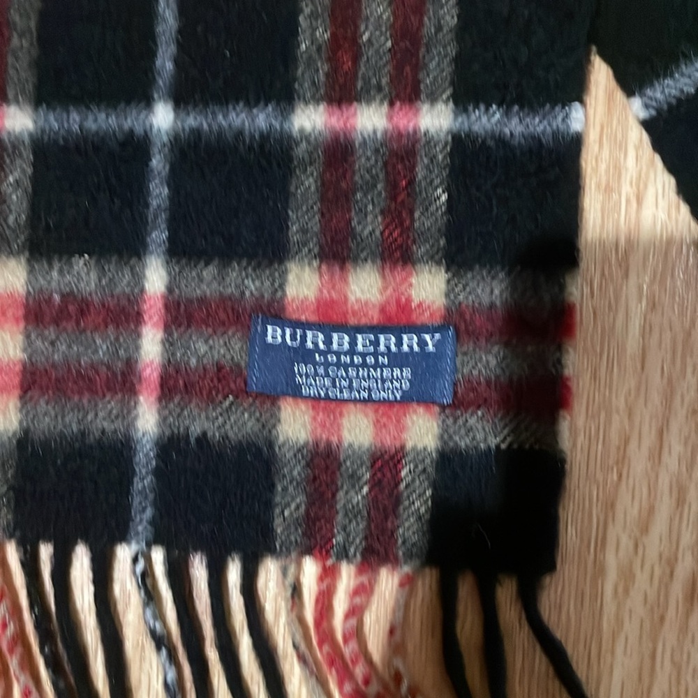 Burberry cashmere scarf. Very good preowned condition. - Picture 2 of 2